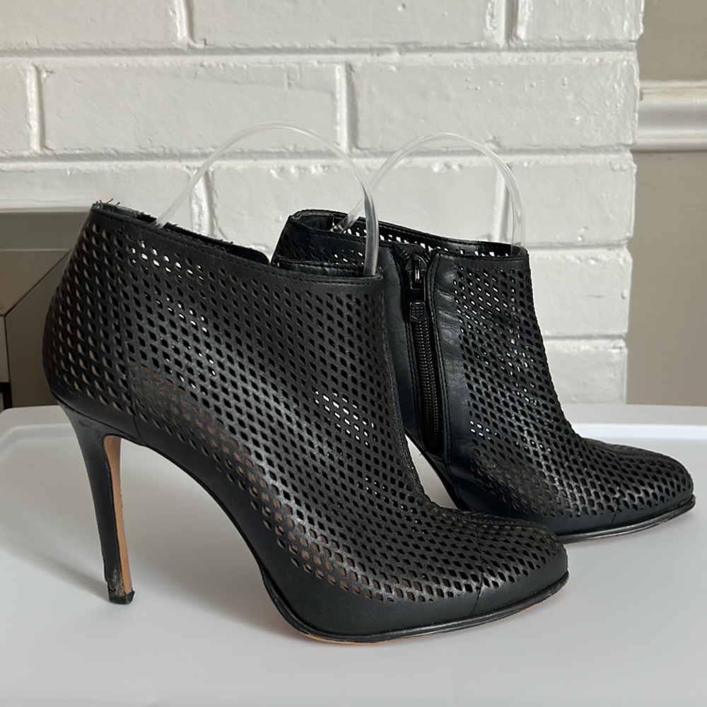 Vince Camuto Black Leather Perforated Mesh Stiletto Booties Women's size 7